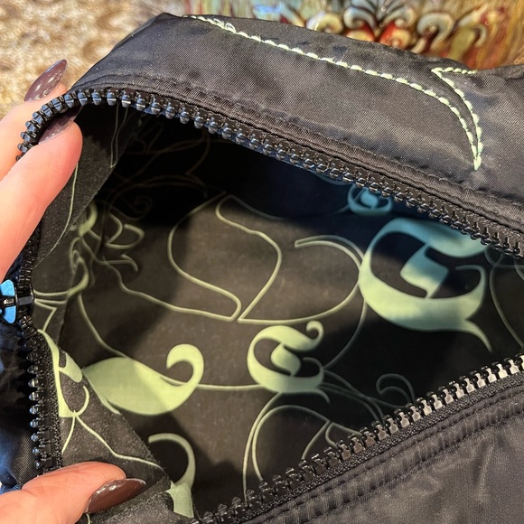 Black Travel Unisex Bag With Stitched Detail - Picture 10 of 12